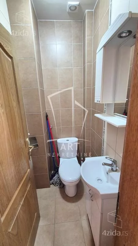 Četvoroiposoban stan | 4zida