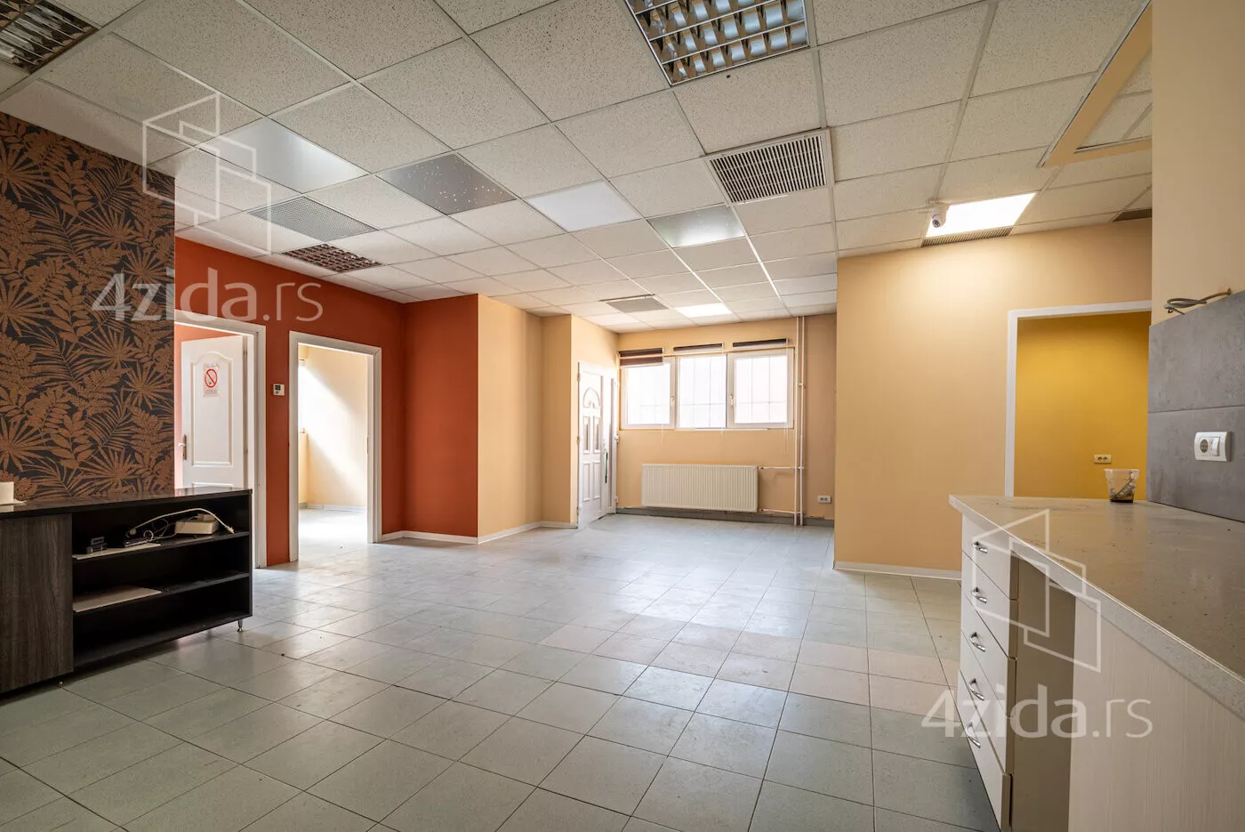 Poslovna zgrada | 4zida