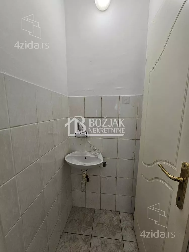 Lokal | 4zida