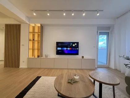 Dušanov Bazar | 4zida.rs