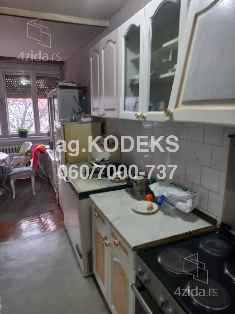 Troiposoban stan | 4zida