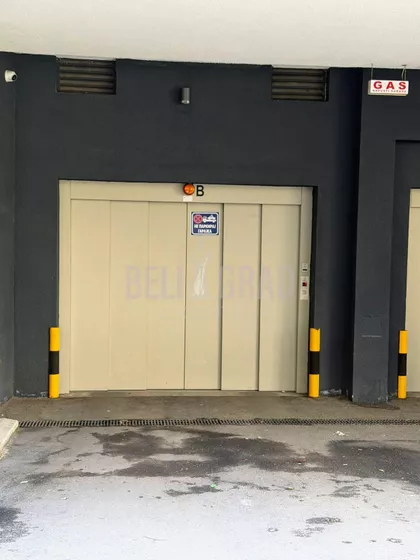 Cara Uroša | 4zida.rs