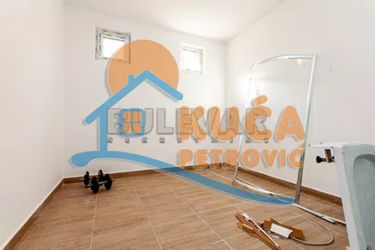 Donjovrežinska | 4zida.rs