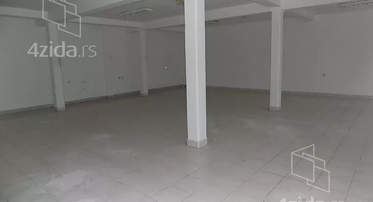 Poslovna zgrada | 4zida