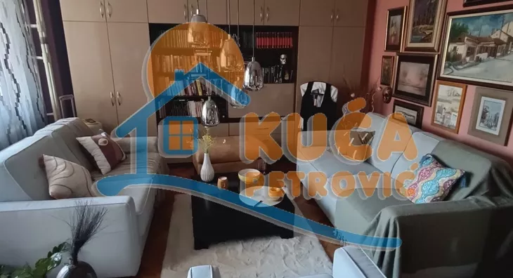 Troiposoban stan | 4zida