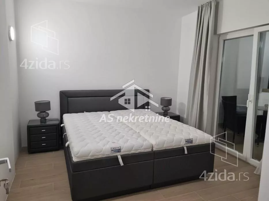 Šestosoban stan | 4zida