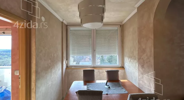 Četvoroiposoban stan | 4zida