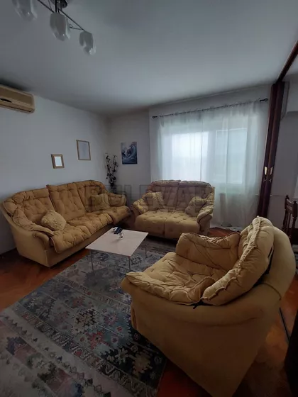 Prvomajska | 4zida.rs
