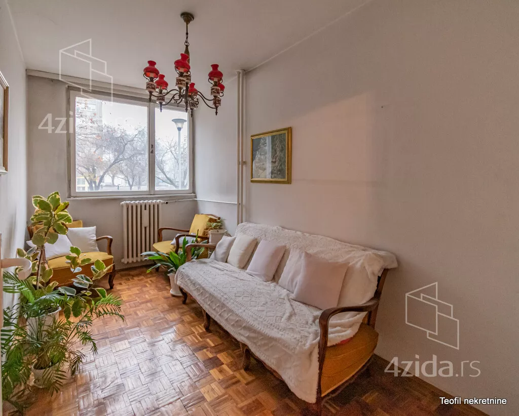 Troiposoban stan | 4zida