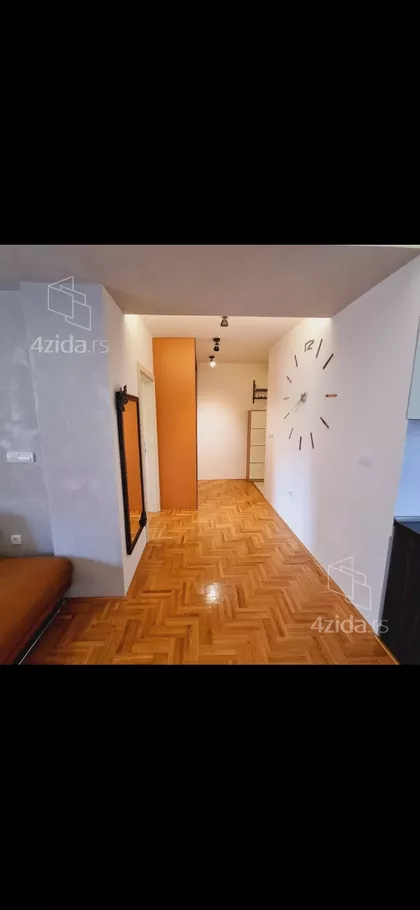 Ivana Broza | 4zida.rs