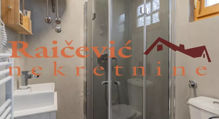 Plac | 4zida