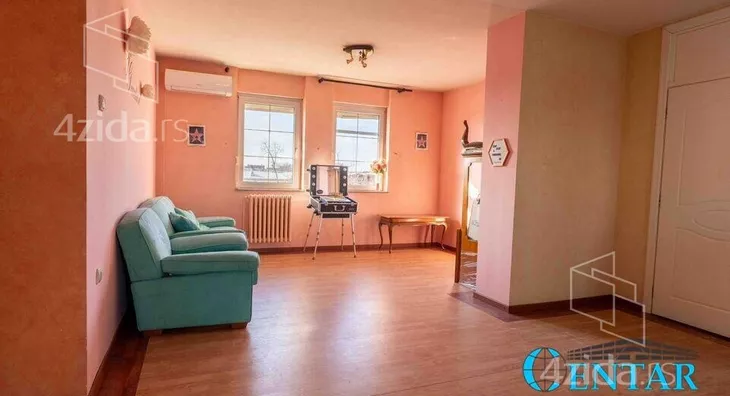 Petosoban stan | 4zida