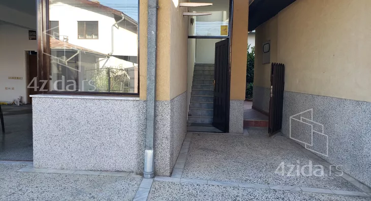 Poslovni prostor | 4zida