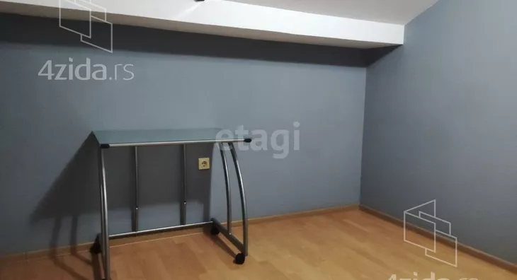 Četvoroiposoban stan | 4zida