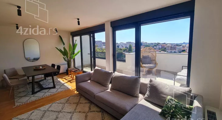 Šestosoban stan | 4zida