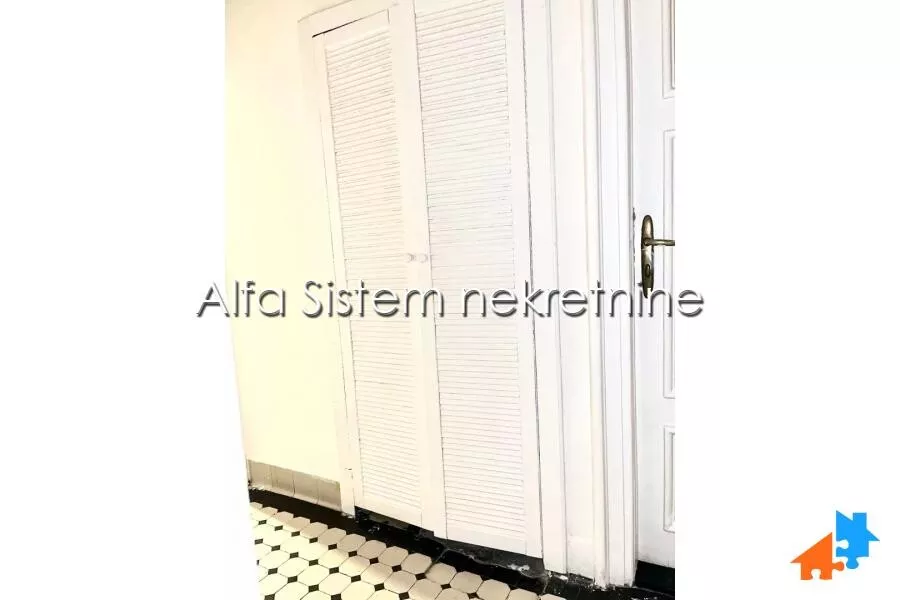 Četvoroiposoban stan | 4zida