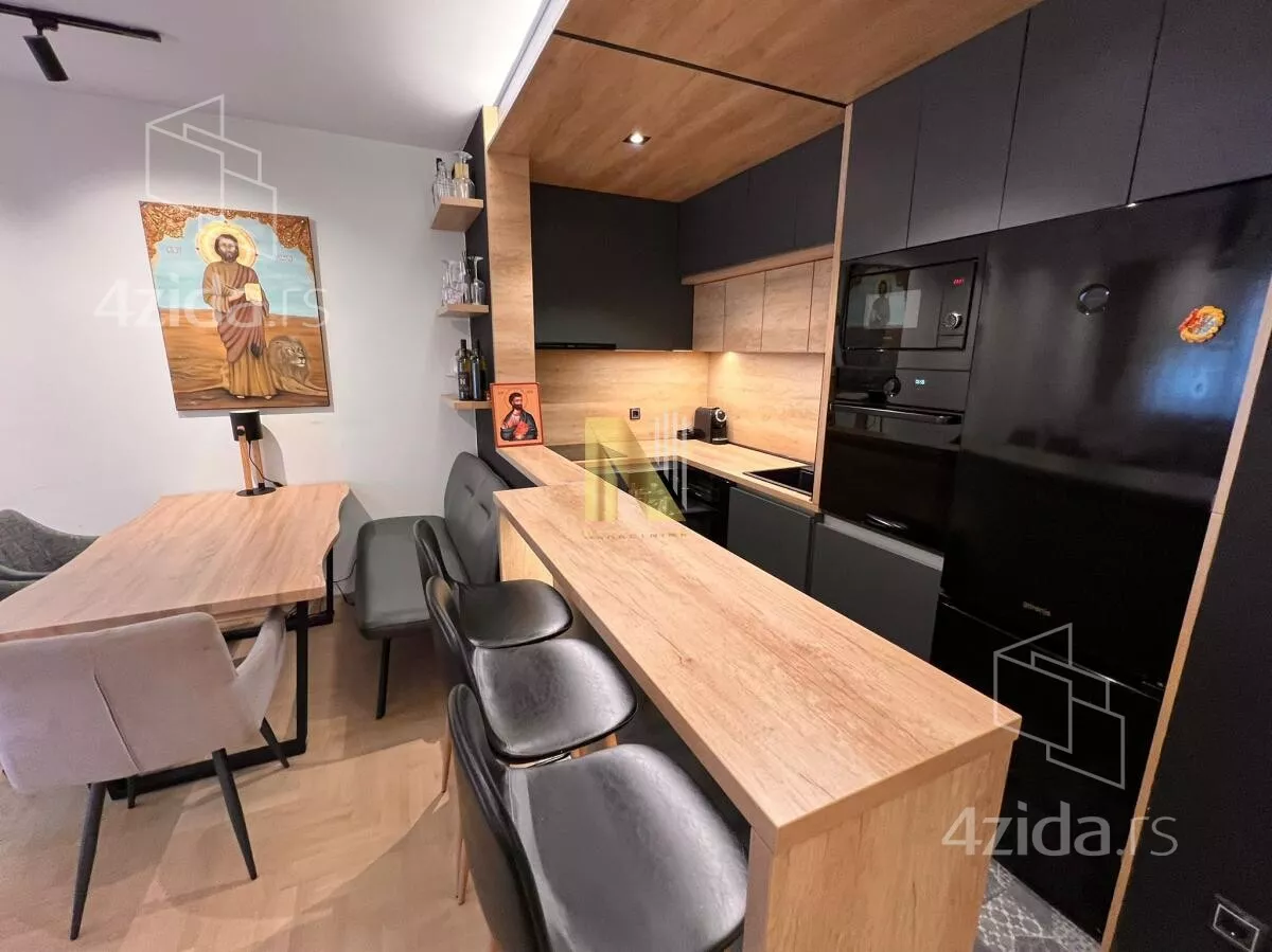 Petosoban stan | 4zida