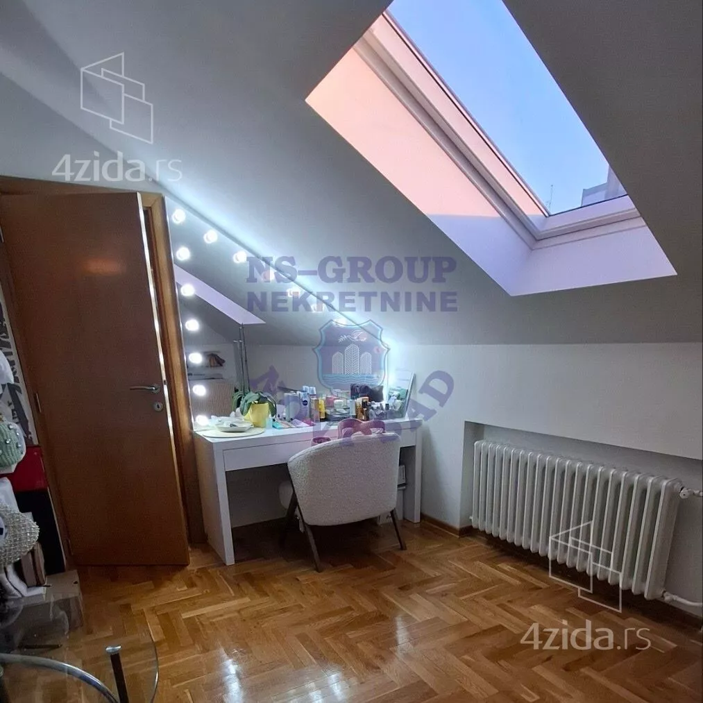 Petosoban stan | 4zida