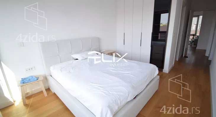 Šestosoban stan | 4zida