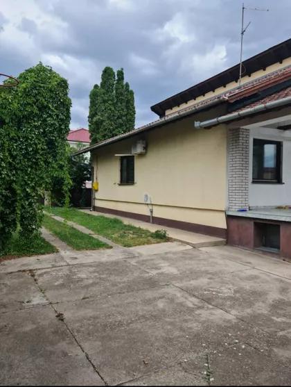 Mali Bajmok | 4zida.rs