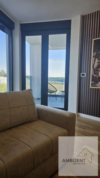 Stari Banovci | 4zida.rs