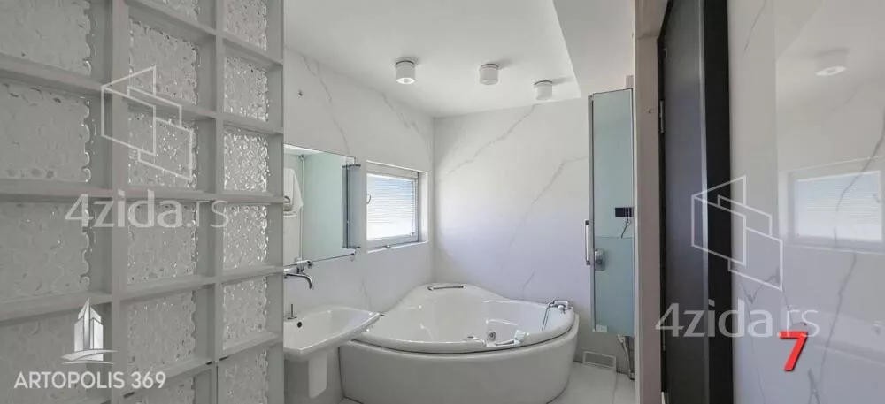 Petosoban stan | 4zida