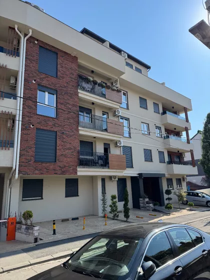 Jadranska 8 | 4zida.rs