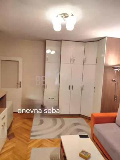 Dr Nika Miljanića | 4zida.rs