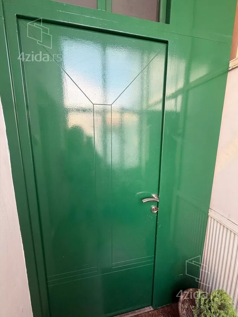 Četvoroiposoban stan | 4zida