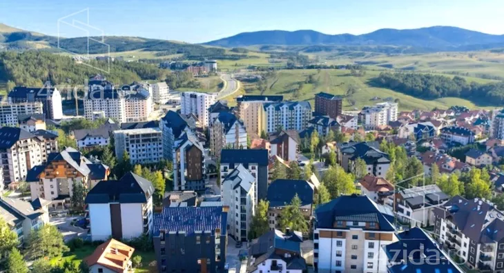 Šestosoban stan | 4zida