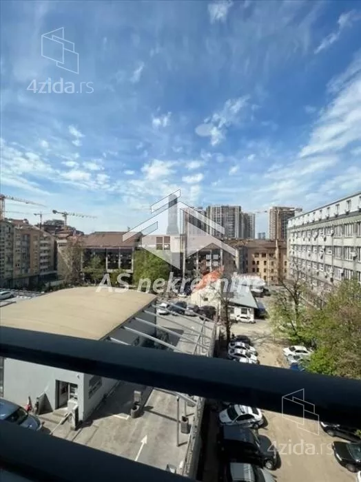 Četvoroiposoban stan | 4zida