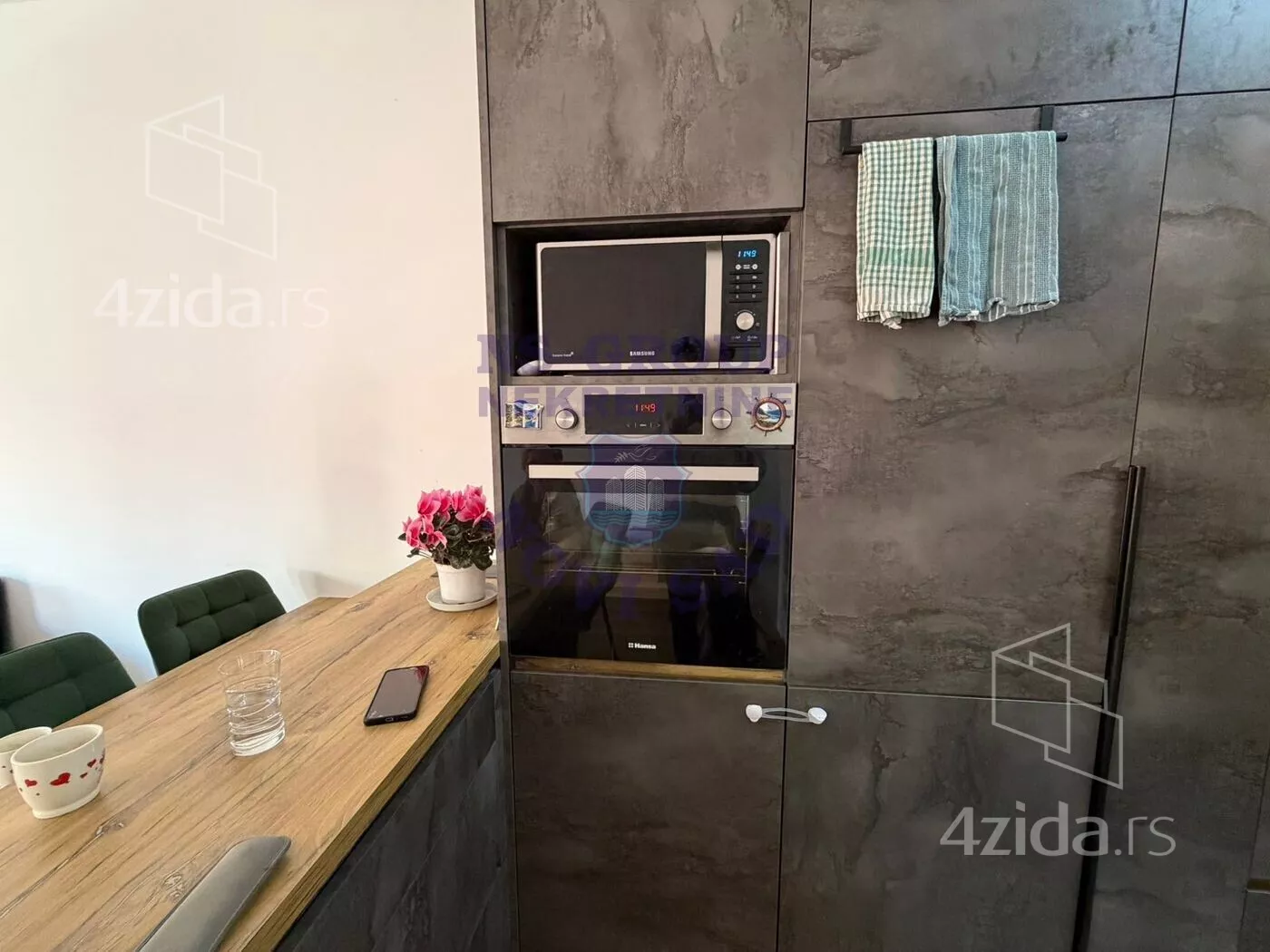 Troiposoban stan | 4zida