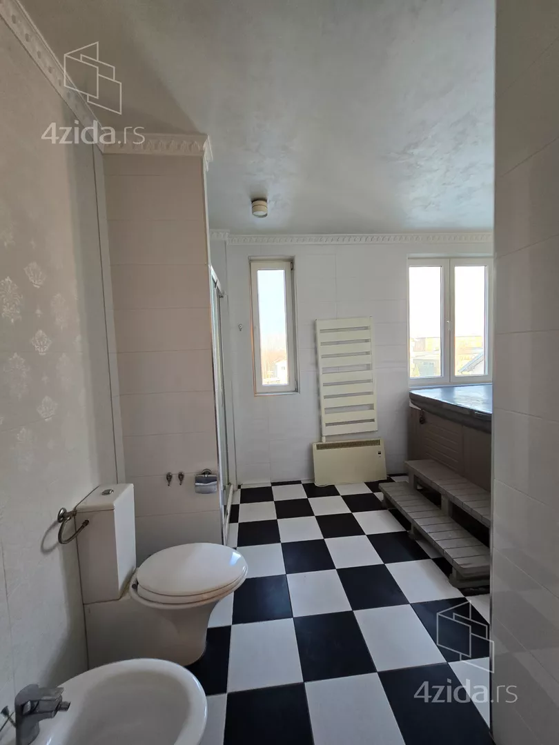 Šestosoban stan | 4zida