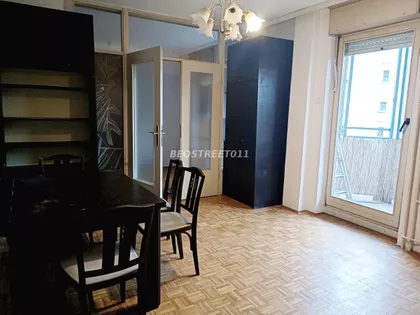 Crveni Krst Vračar | 4zida.rs