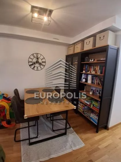 Bosanska | 4zida.rs