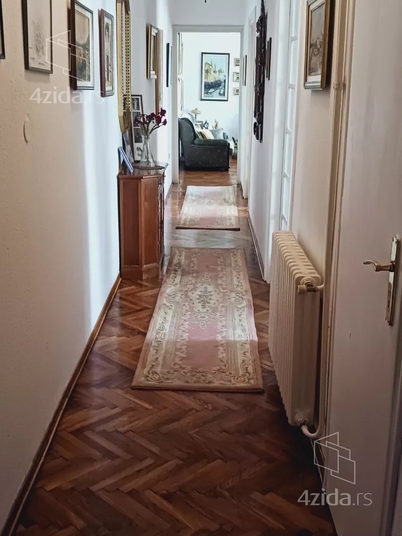 Troiposoban stan | 4zida