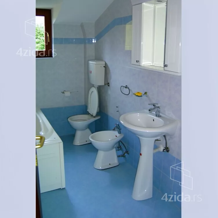 Šestosoban stan | 4zida