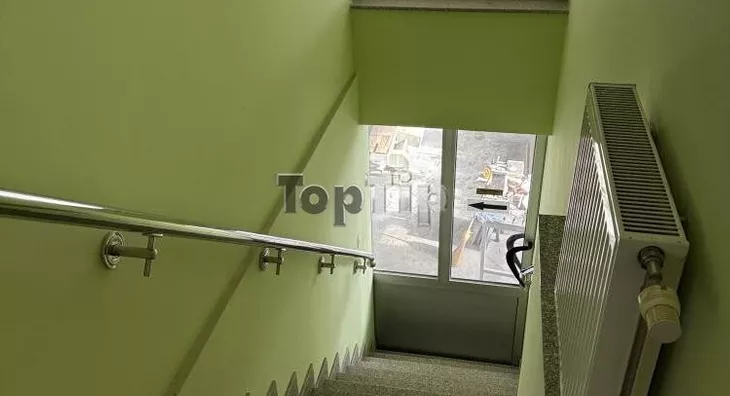 Poslovna zgrada | 4zida