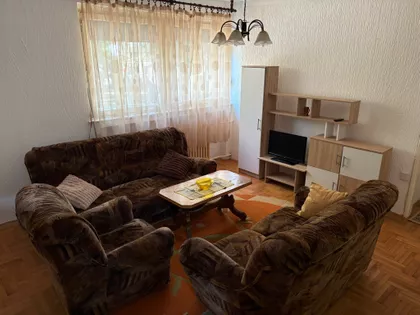 Trg Jakaba I Komora 28 | 4zida.rs