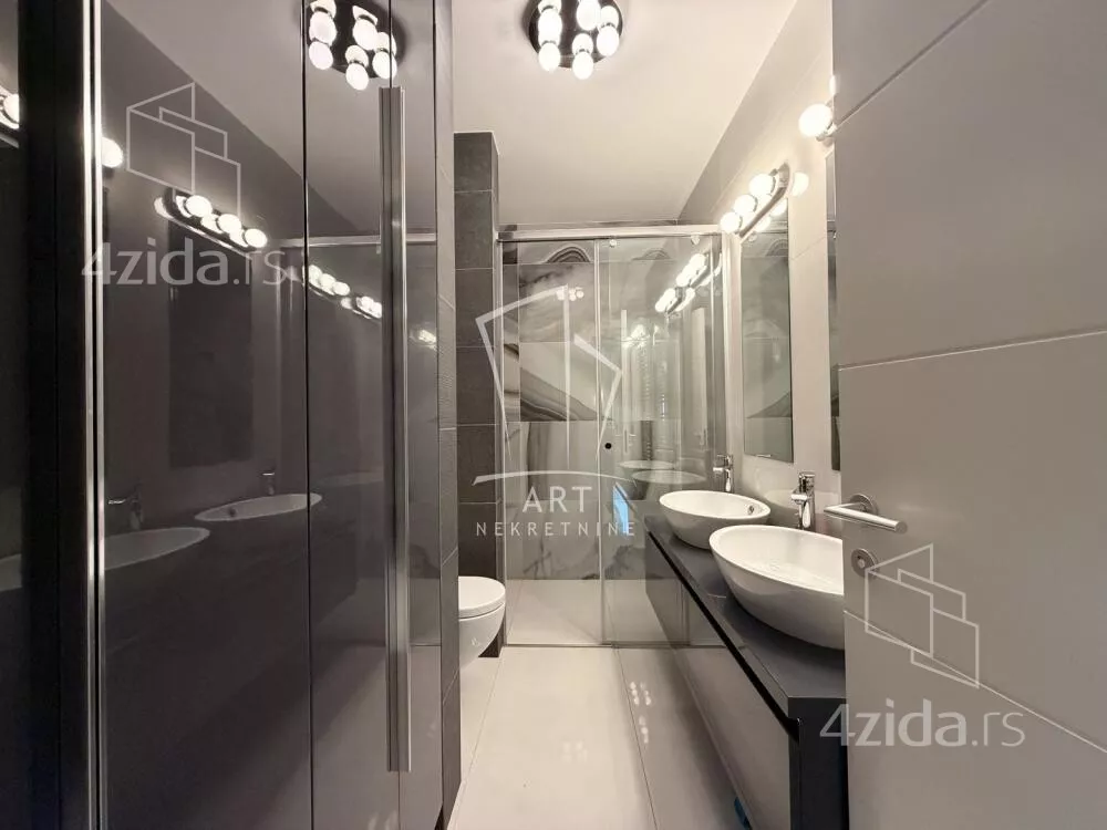 Petosoban stan | 4zida