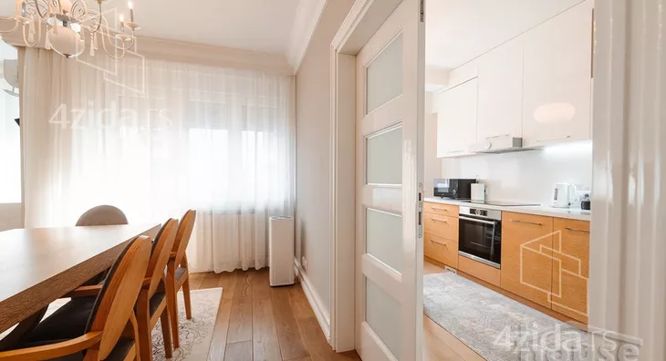 Šestosoban stan | 4zida