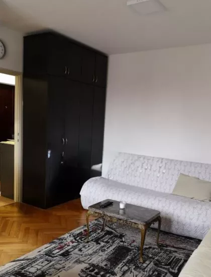 Crveni Krst Vračar | 4zida.rs