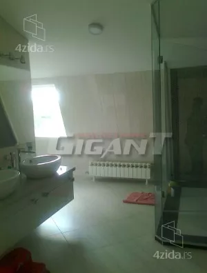 Devetosoban stan | 4zida