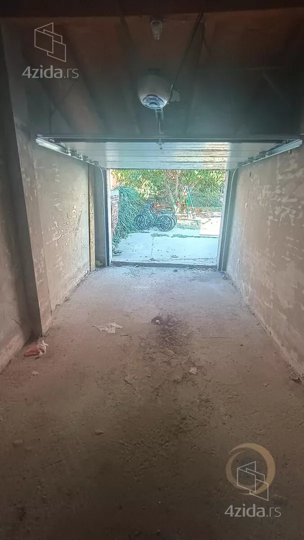 Garaža | 4zida