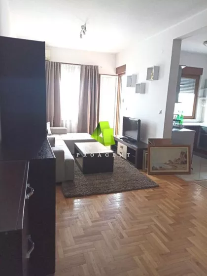 Dom Zdravlja | 4zida.rs