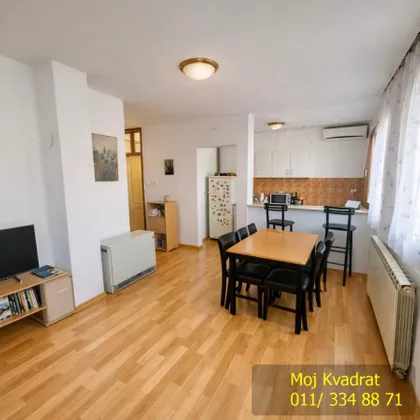 Milana Uzelca | 4zida.rs