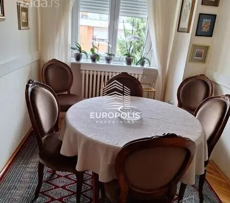Četvoroiposoban stan | 4zida