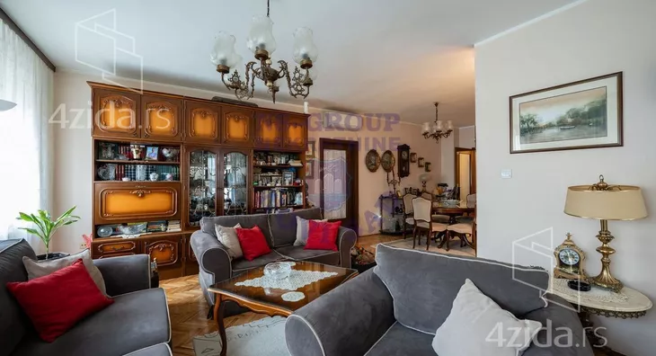 Troiposoban stan | 4zida