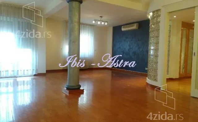 Šestosoban stan | 4zida