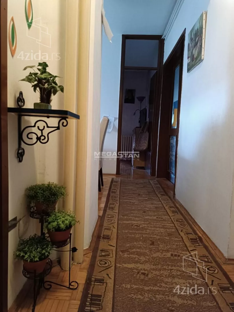 Troiposoban stan | 4zida